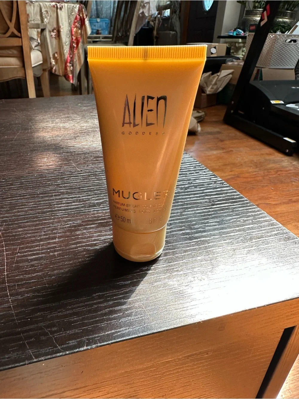 Mugler perfuming body